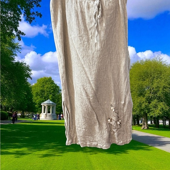 Elegant Beige Maxi Skirt - Picture 1 of 4